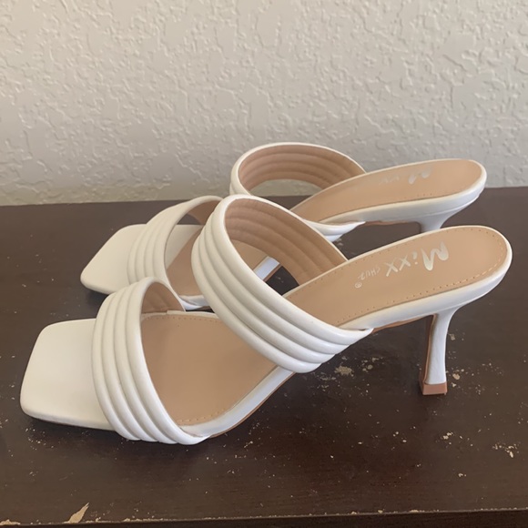 COPY - Kitten heel square toe shoes - Picture 2 of 4